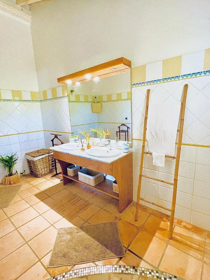 Papeth House Villa Le François Екстериор снимка